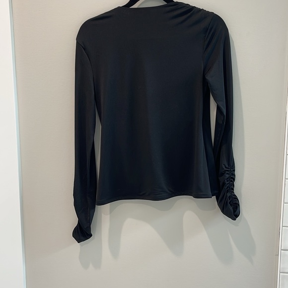 NWT Express Elegant Long Blouse Size XS - Picture 5 of 5